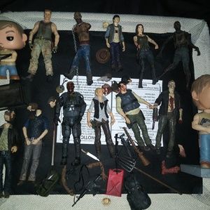 TWD action figures bundle